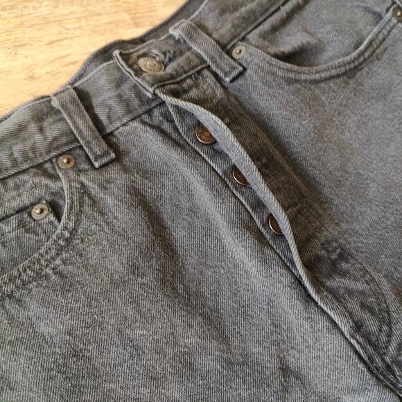 Vintage Levi's 501 Jean Shorts Womens 32 Black Wash Cut Offs Button Fly Festival - Picture 3 of 12